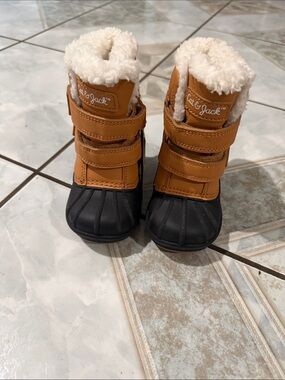 Cat & Jack Kids' Tan and Black Sherpa-Lined Snow Boots